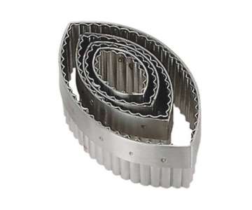 Ausstecher oval spitz, geriffelt 12x6cm